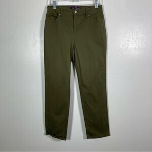 Gloria Vanderbilt, Amanda Olive Green Jeans. Size 8. Excellent condition!